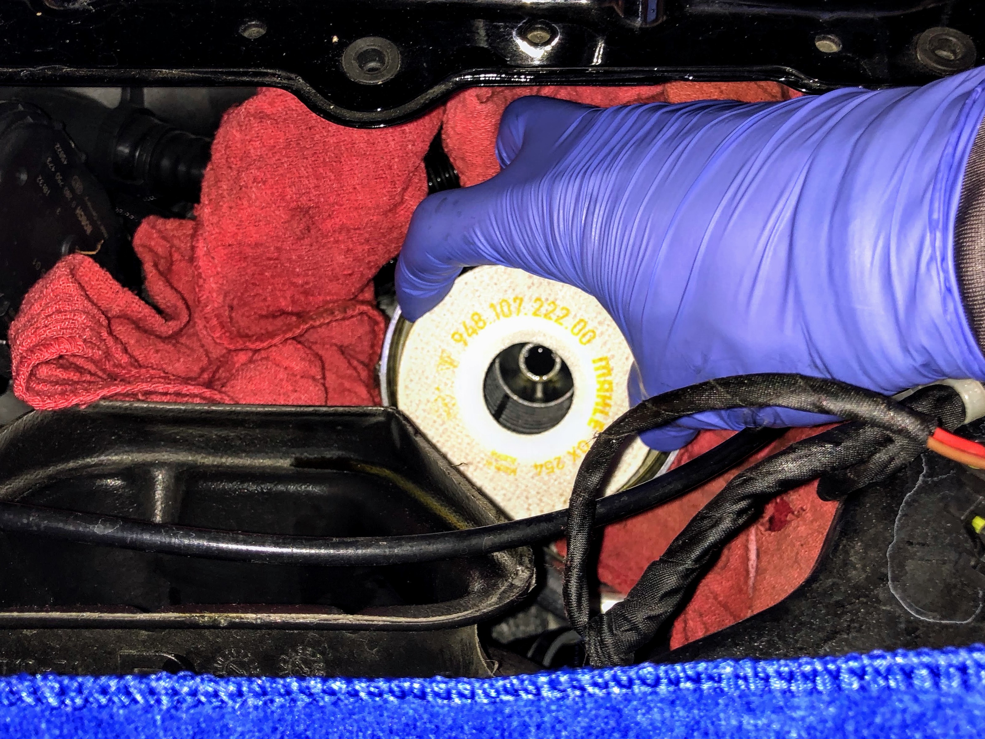 Porsche 911 (991.1) oil filter intstallation